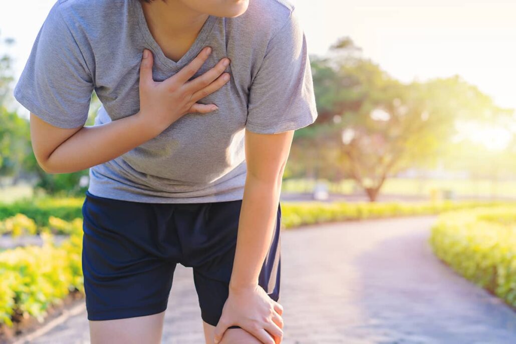 Allergens such as pollen, dust, and pet dander can trigger an asthma attack when exercising outdoors.