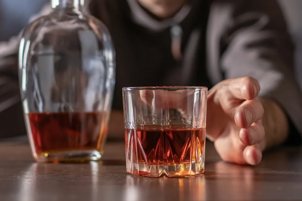 Drinking too much alcohol increases histamine release, leading to severe allergic reactions.